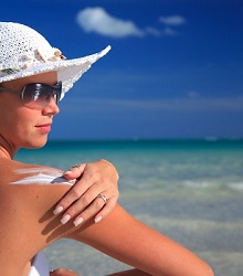 naturally-safe-cosmetics-sunscreen-guide-reduced.jpg naturally-safe-cosmetics-sunscreen-guide-reduced.jpg